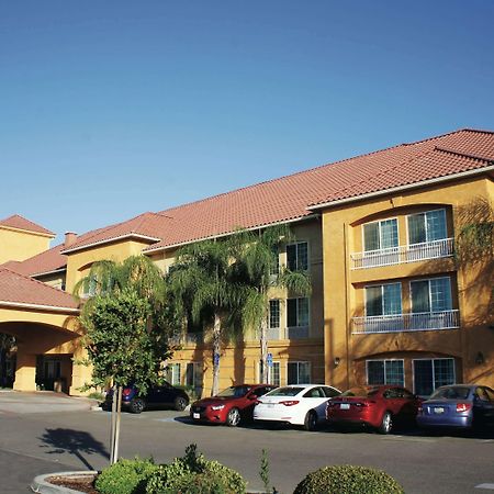 Отель La Quinta By Wyndham Fowler Экстерьер фото